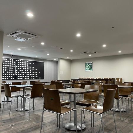 Days Inn By Wyndham Bronx Nyc Nova Iorque Exterior foto