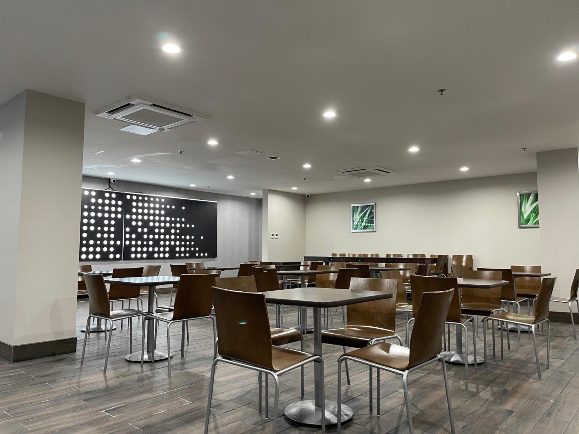Days Inn By Wyndham Bronx Nyc Nova Iorque Exterior foto
