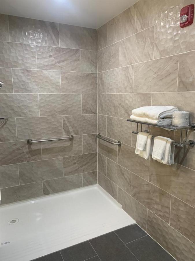 Days Inn By Wyndham Bronx Nyc Nova Iorque Exterior foto